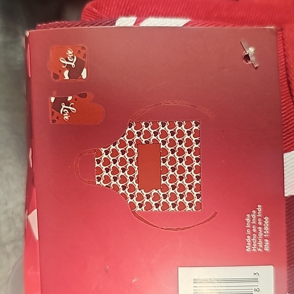 PBS Homegoods heart/love patterned 3 piece kitchen essentials set - Picture 5 of 5